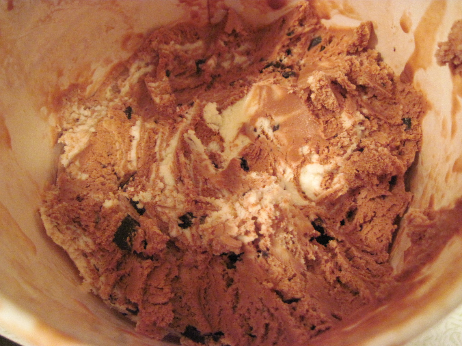 [24-9icecreamcont.jpg]