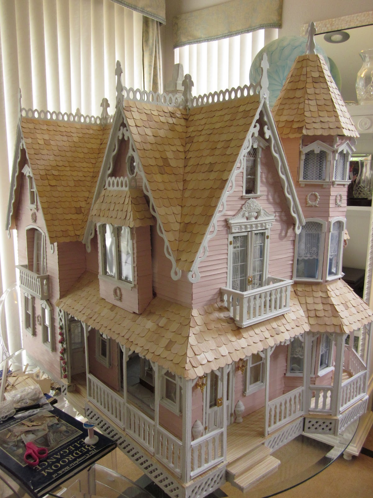 La Grande MaisonThe Greenleaf Garfield Dollhouse A work in progress...