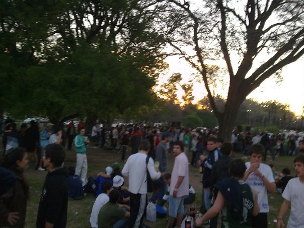Según el blog se reunieron 1500 personas ese día Según el blog se reunieron 1500 personas ese día