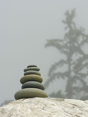 http://2.bp.blogspot.com/_C0SFA0AIslg/S13MP0PTa3I/AAAAAAAABwU/uAB93izcXqY/s400/zen-stones.jpg