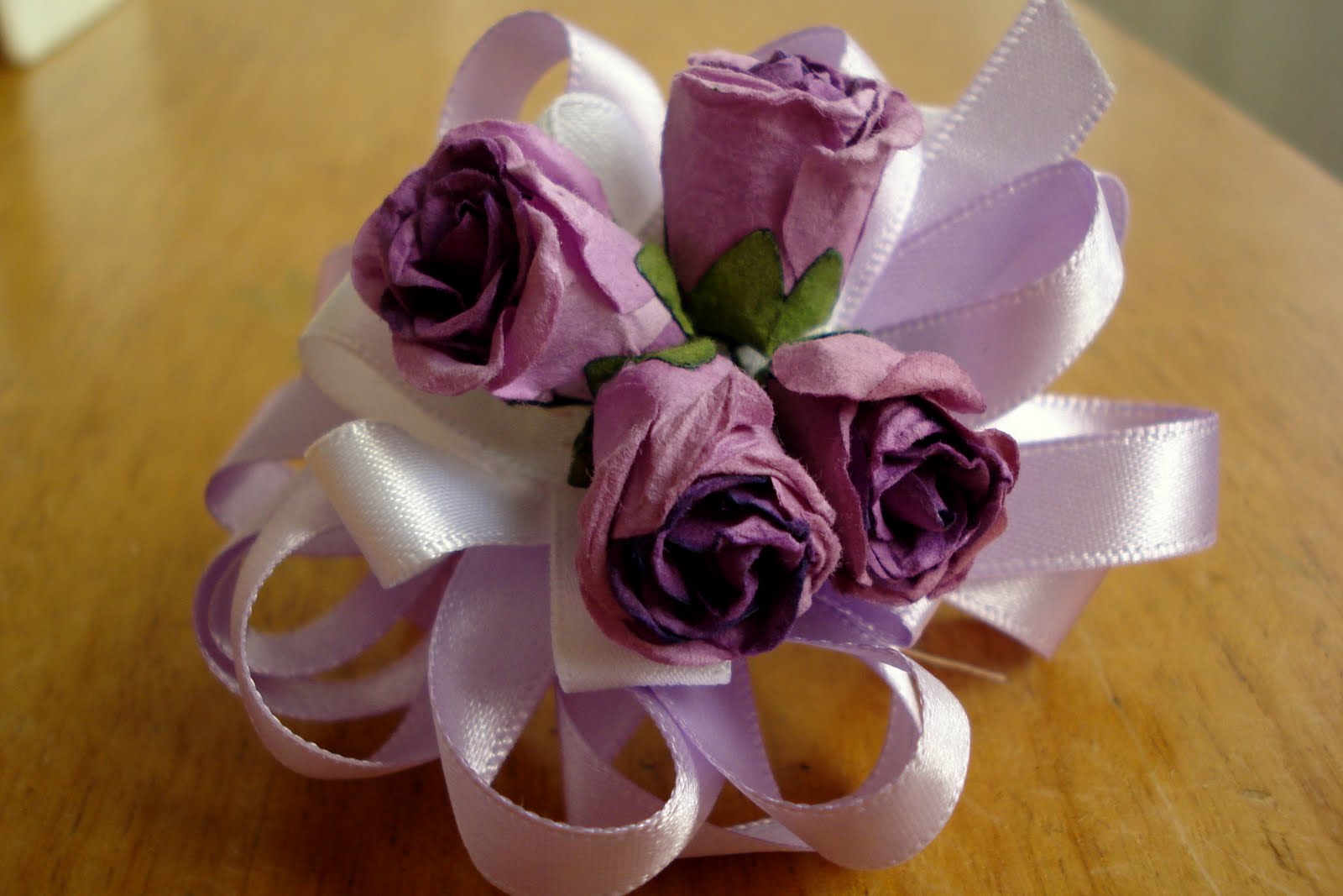 Little Treasures Wrist corsage tutorial