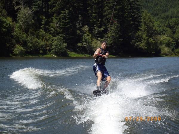 [Justin+on+the+lake+Jul+2009.jpg]