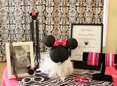 Jewelry Party Decorations on Mickey Birthday Ideas   Bargain Hunters   Babycenter