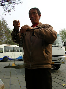 El hombre y la balanza