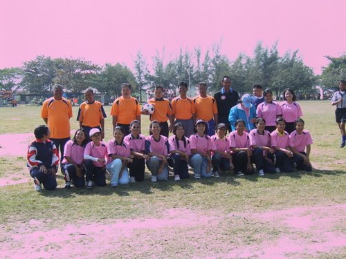 ฟุตบอลคู่พิเศษครูสตรีและสมาชิกองค์การบริหารส่วนตำบล