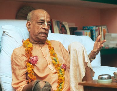 [prabhupada_couch.jpg]