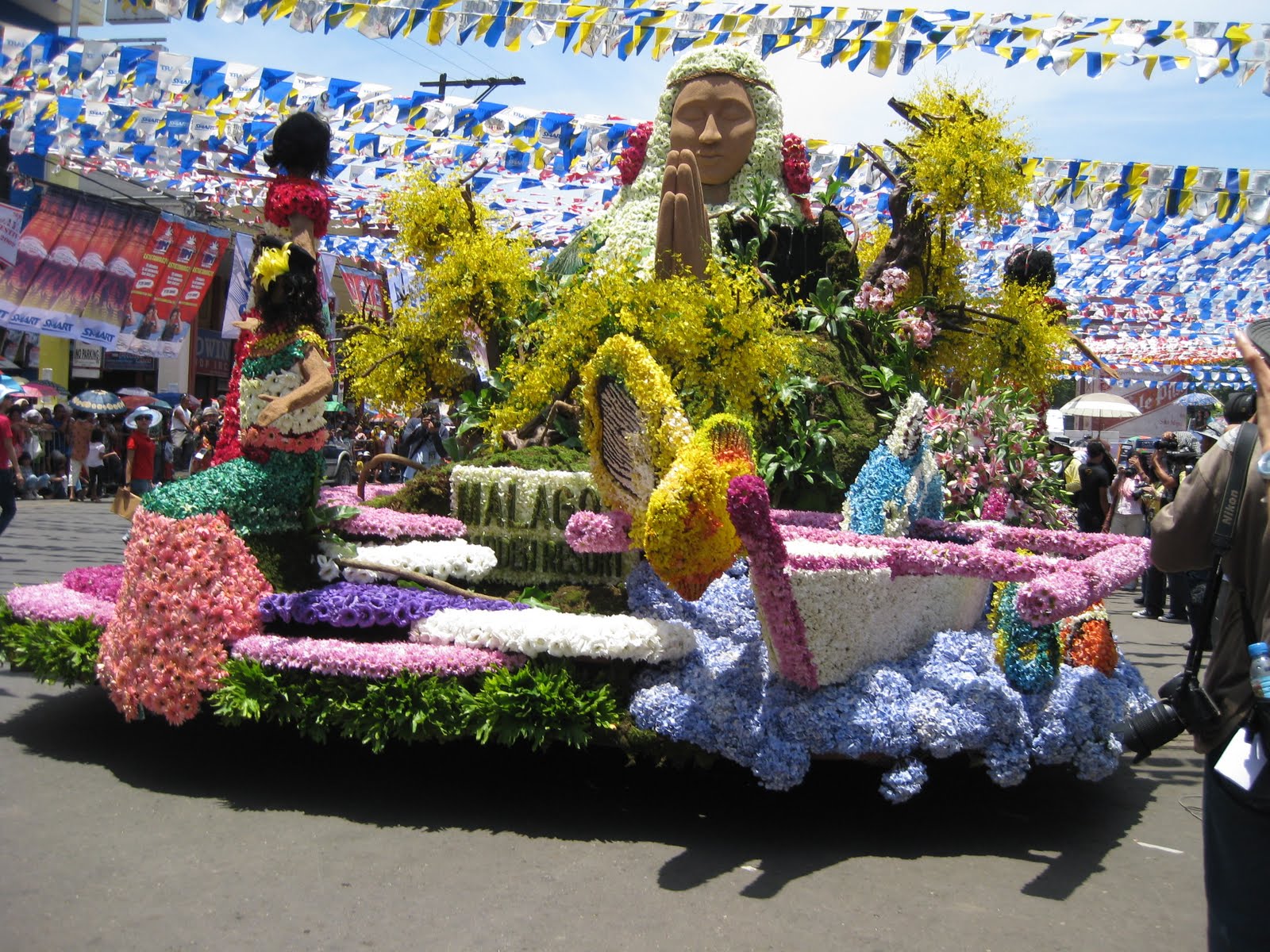 KADAYAWAN FLORAL FLOAT PARADE 09