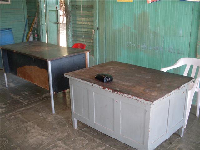 [POL+ESCRITORIO.jpg]