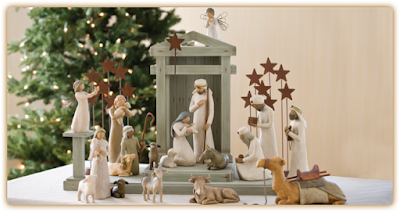 Décor : Crèche, Angel Stand et Metal Star Backdrop. Personnages : Nativity, Ox and Goat, Shepherd and Stable Animals, The Three Wisemen, Angel of Prayer et Angel of Hope willow tree nativity creche deco nature resine