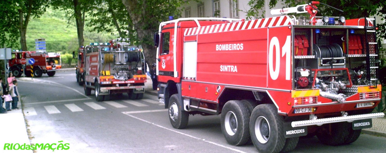 [bombeiroscolares21.jpg]