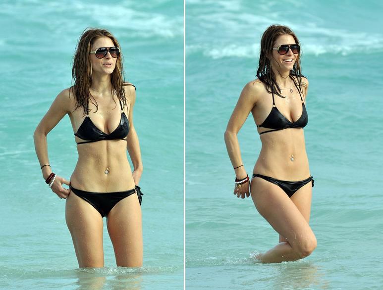 Maria Menounos in a black bikini on Miami Beach 