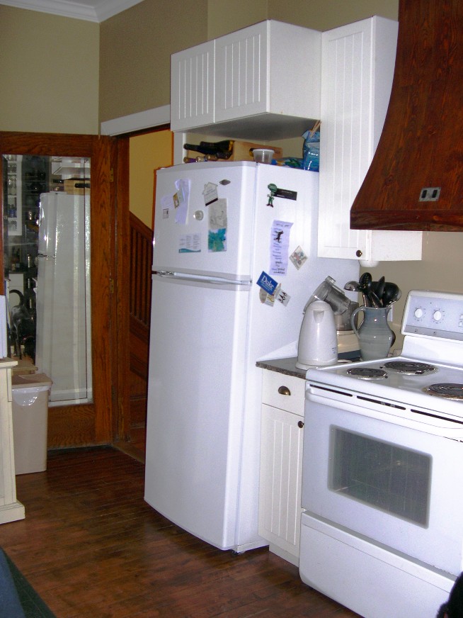 [kitchen2.JPG]