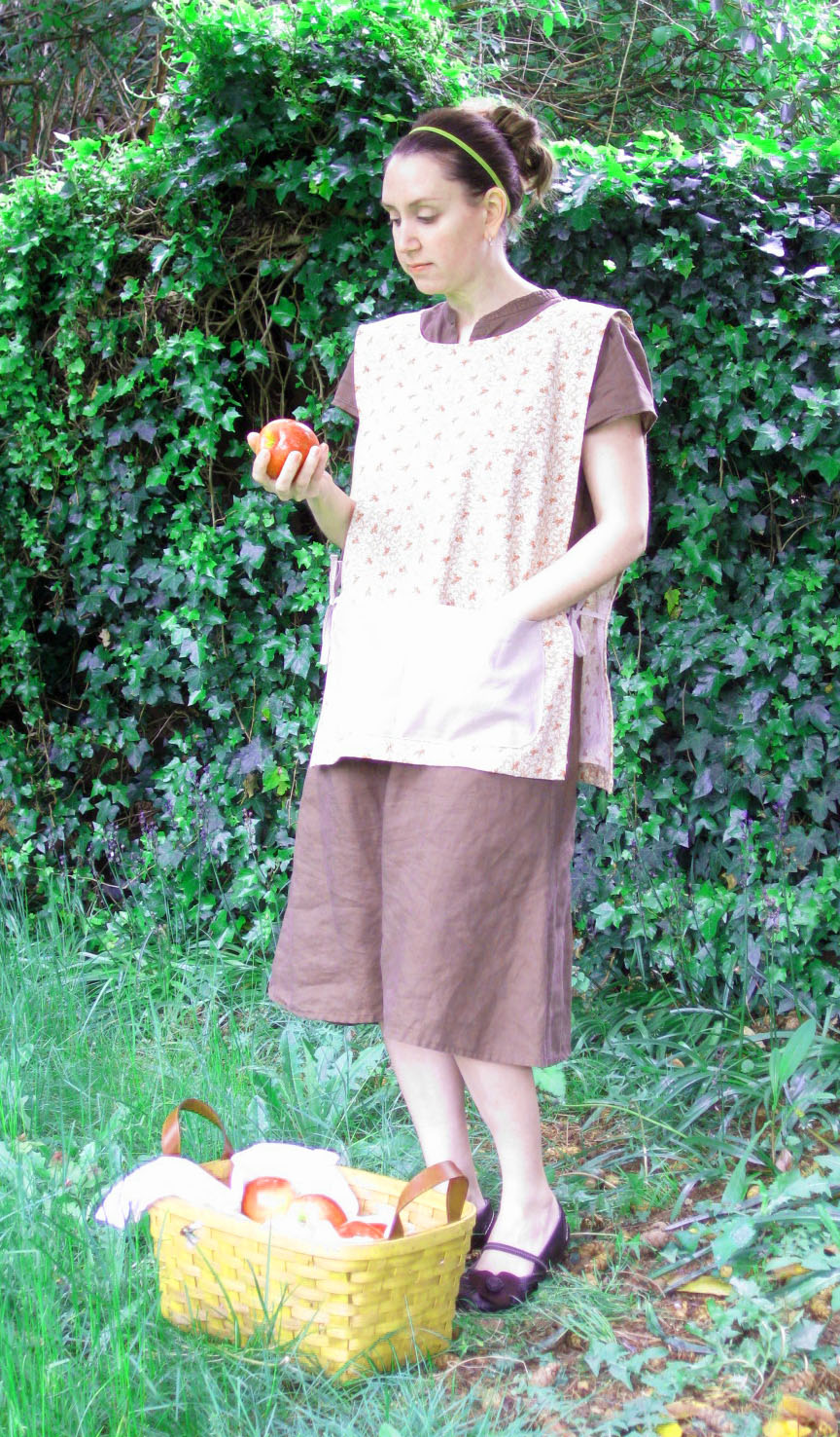 Little Birdie's Nest Southampton Rosette Tunic Apron