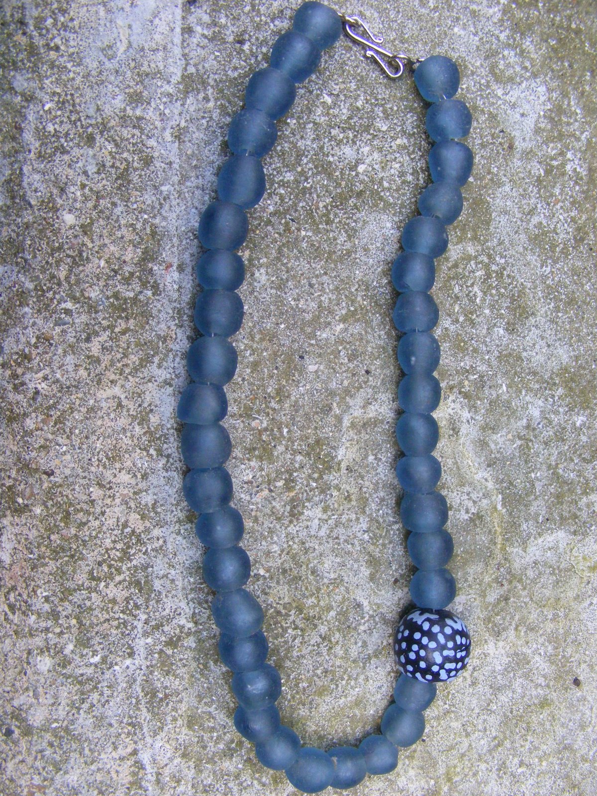 [Glass+bead+necklaces+may+09+004.jpg]