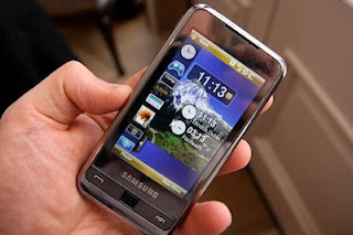 Samsung i900 Omnia is a touch screen 3G Smartphone