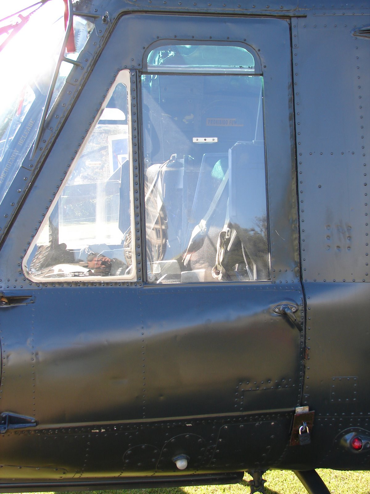 [AE-461_033.JPG]