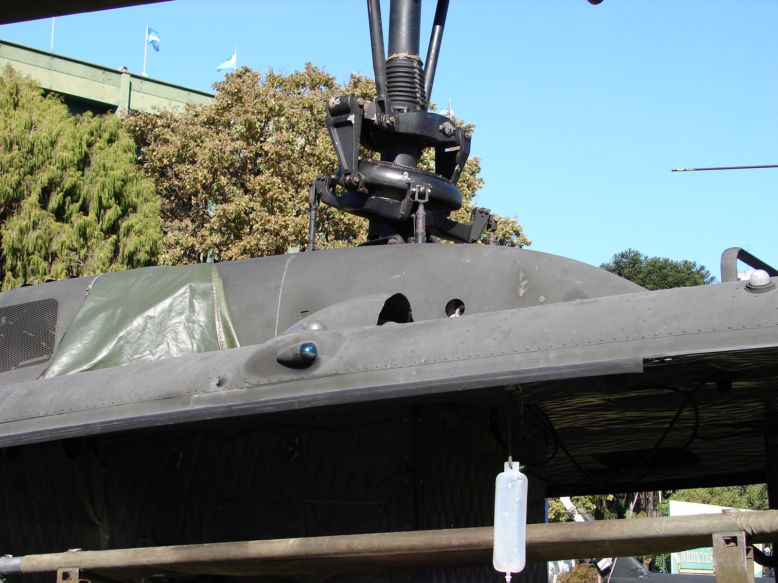 [AE-443_032.JPG]