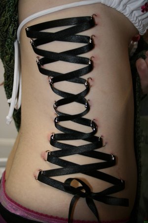 [corset_piercing3.jpg]