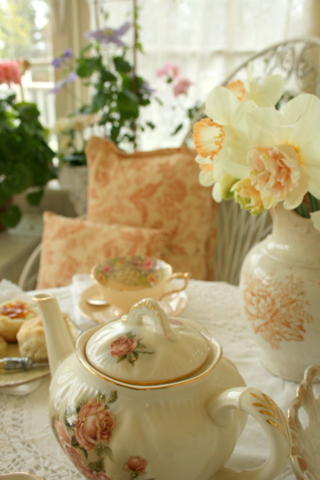 Aiken House & Gardens Peaches and Cream Tea