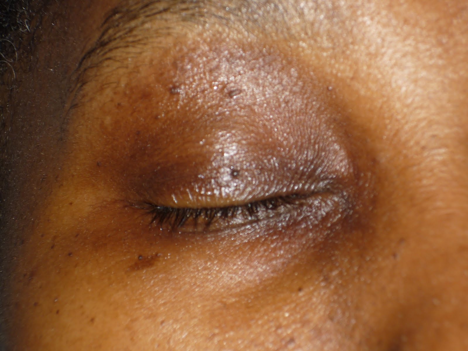 ValeriesWorld Castor oil treatment for my eyes and eyebrows