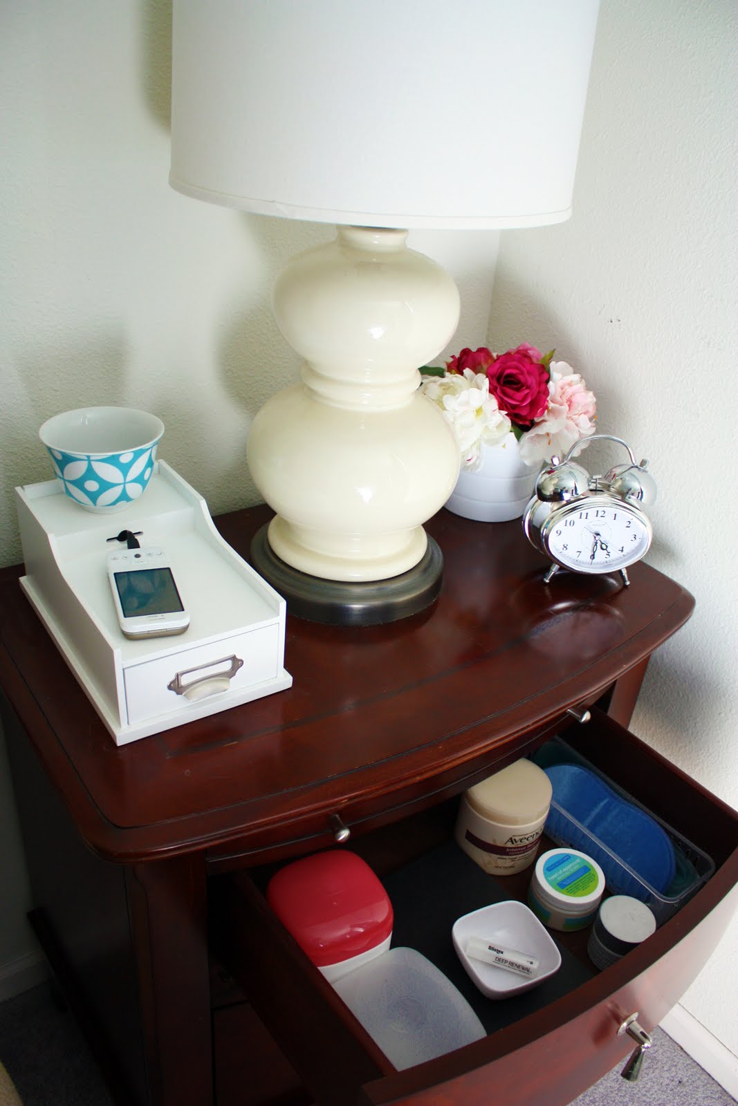 IHeart Organizing Got 15? No Nonsense Nightstand!