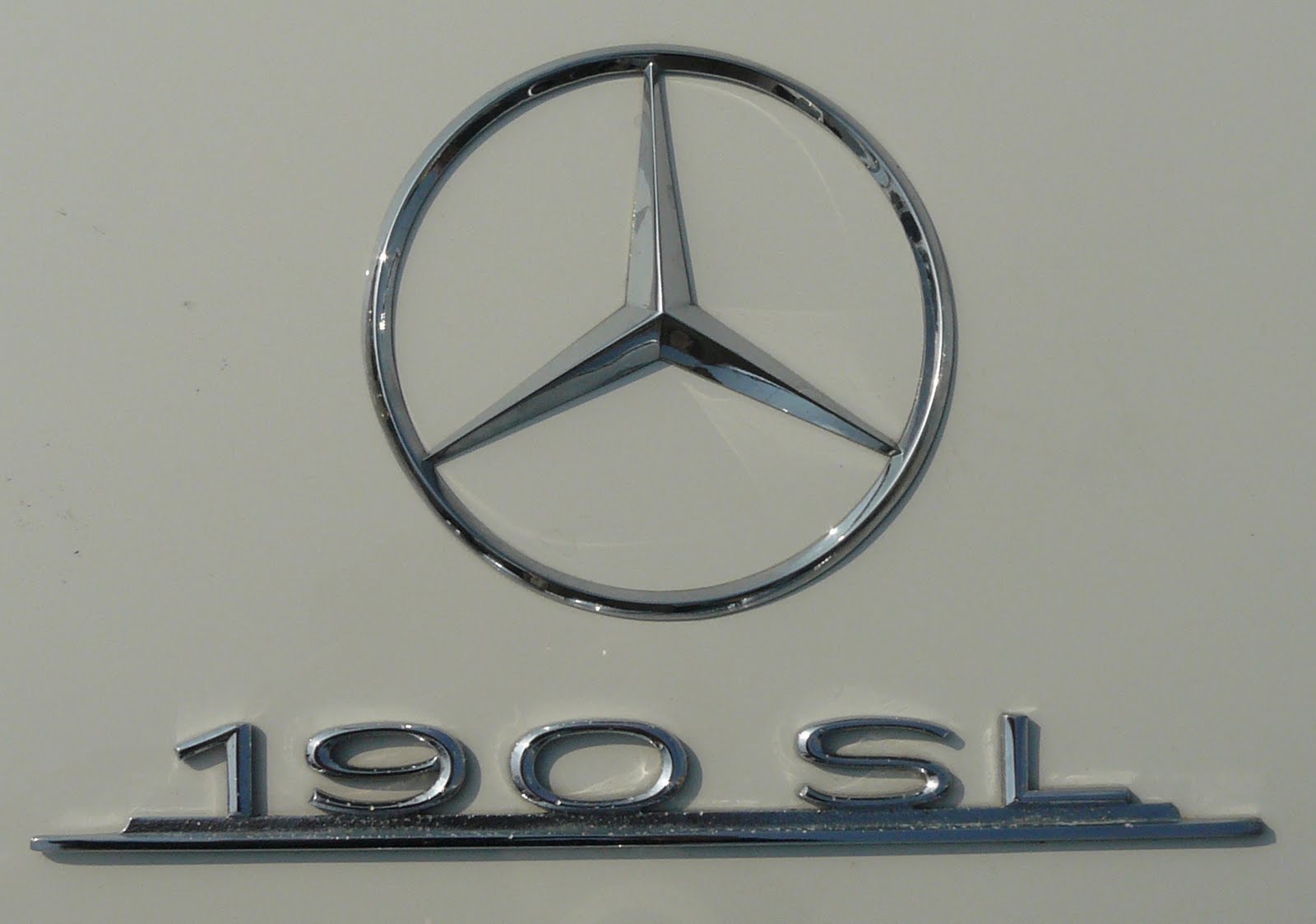Mercedes+190+SL+Emblem.jpg