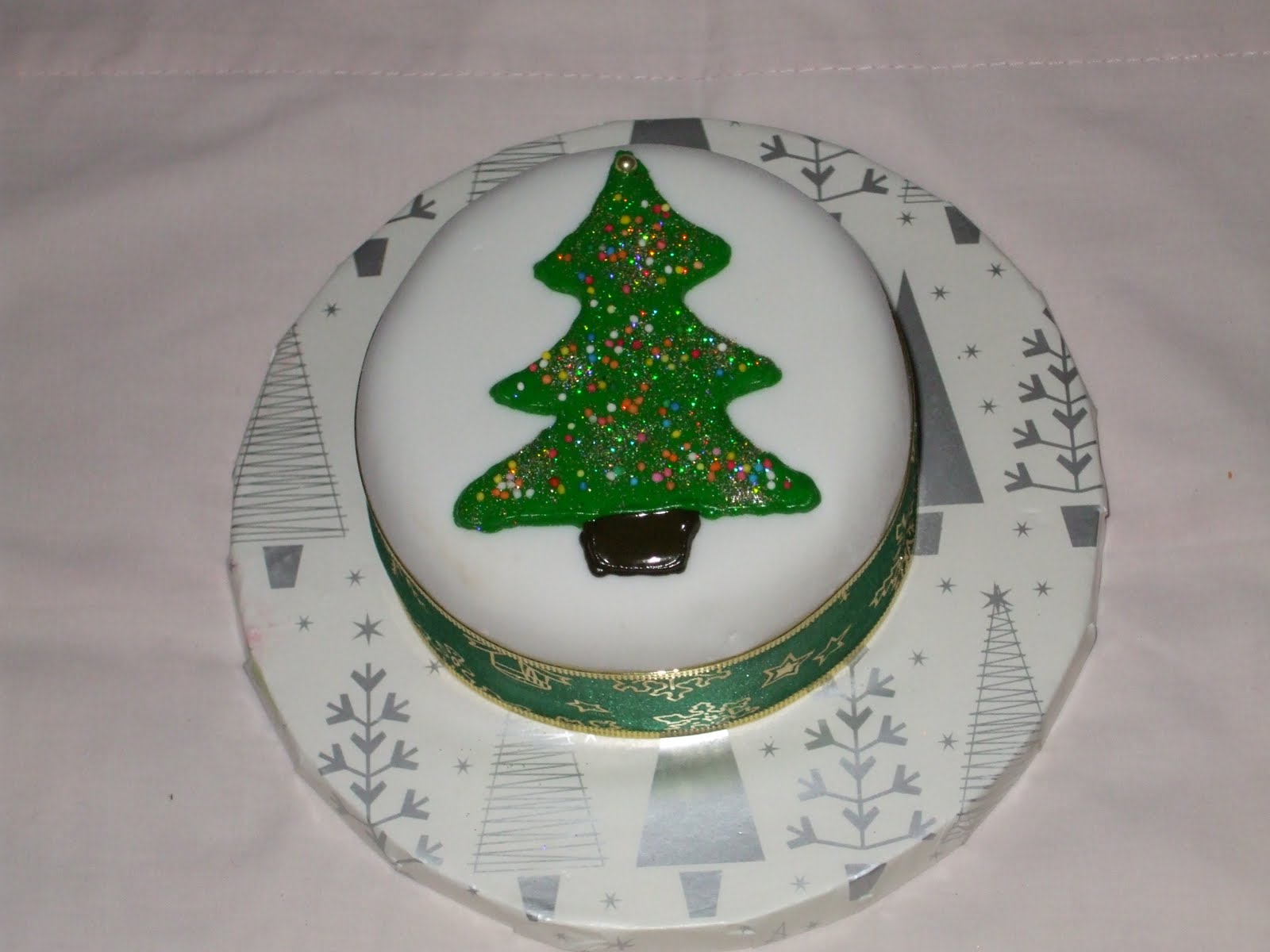 Fun Decorating: More Mini Christmas Cakes - $35