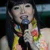 Alena Alena, Caroline Gunawan