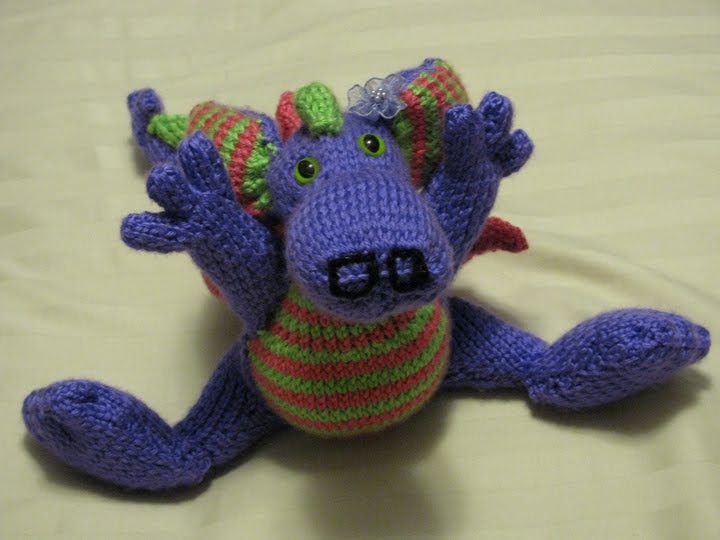 Knit Knacks: Girly Dragon