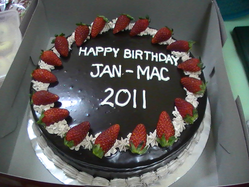 Kiez Homemade Cake Kek Coklat Strawberry