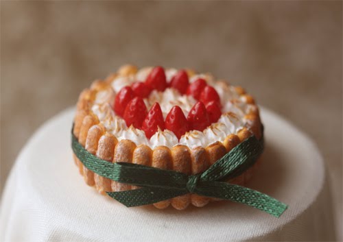 Mini Meringue Cake Decorations Mini Meringue Cake Decorations