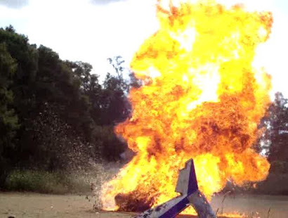 explosion en ala de avion