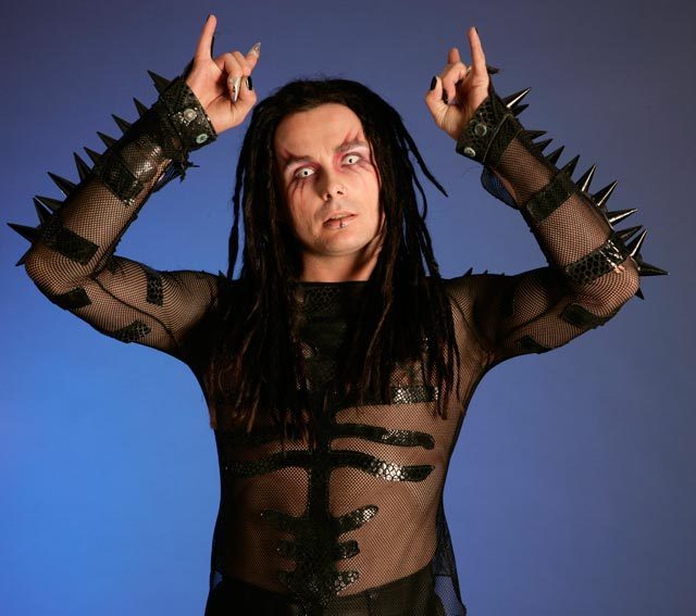 [DaniFilth_vampire_poser.jpg]