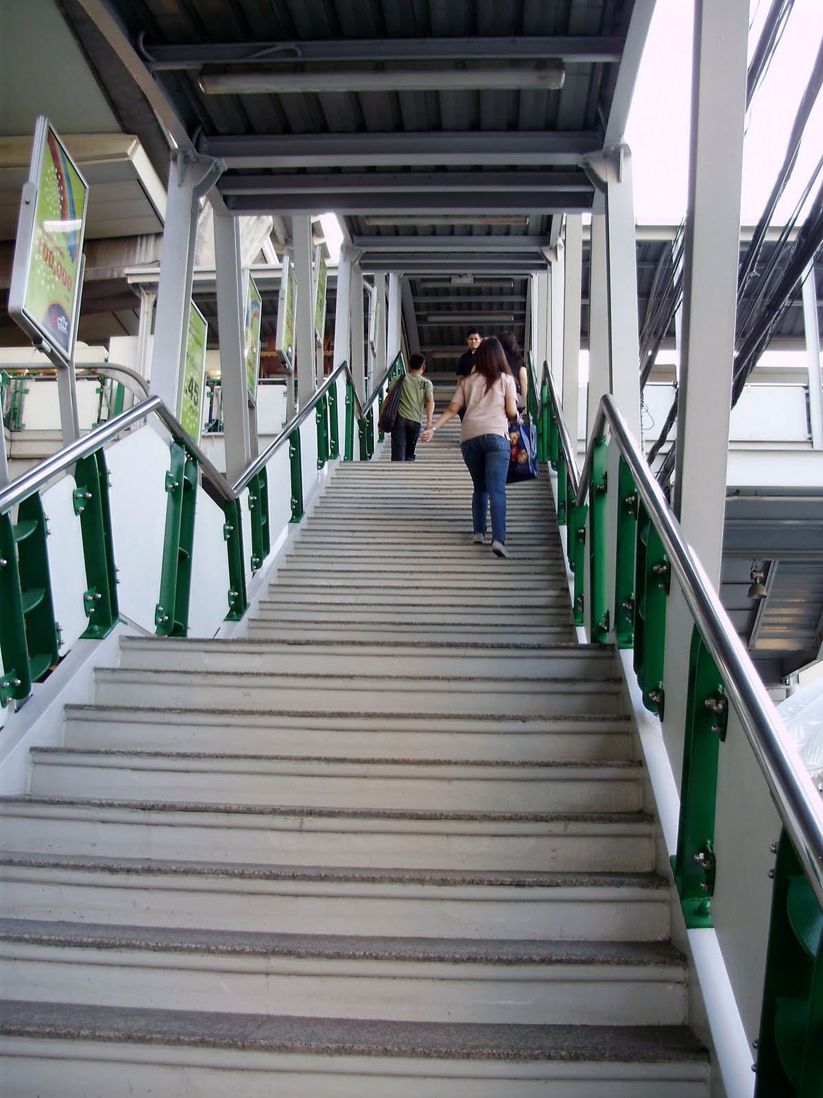 [PC200044.jpg]