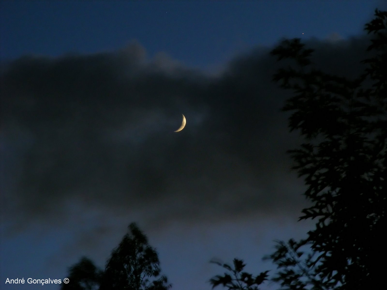 [behindtheclouds-andregoncalves.jpg]