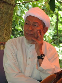 Tuan Guru Dato' Bentara Setia Nik Abdul Aziz Nik Mat