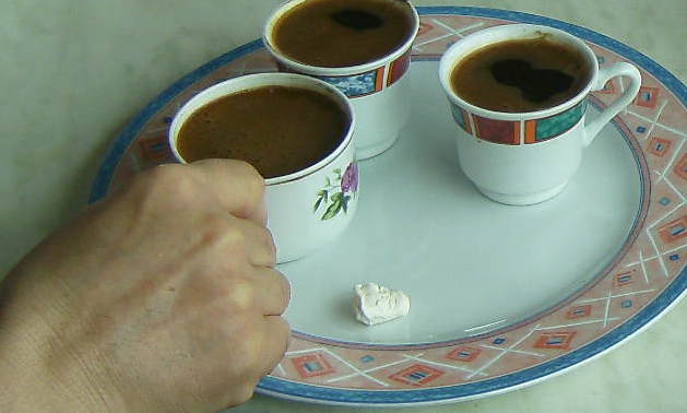 hazanyagmuru &quot;Gel, bir kahve iç! Sonra gidersin&hellip;&quot;