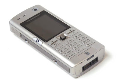 Téléphone mobile Sony Ericsson K608i