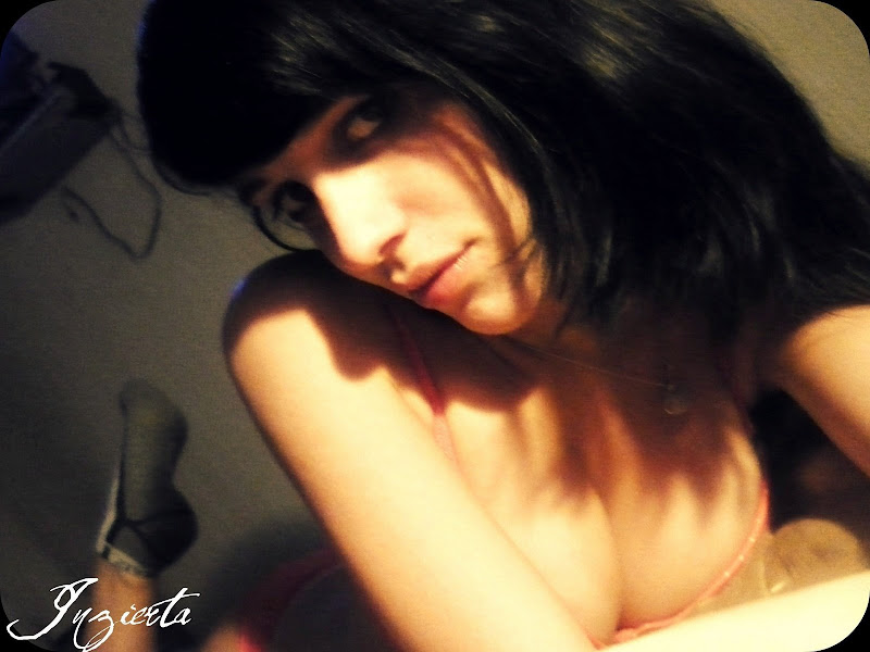 Modelo Amateur cola terrible