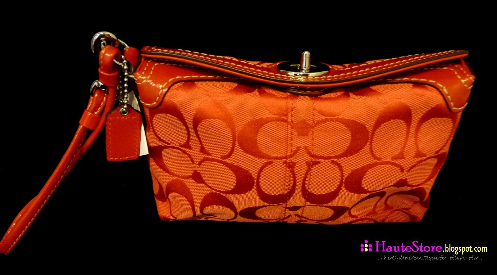 HauteStore COACH Signature TurnLock Large Wristlet F42839