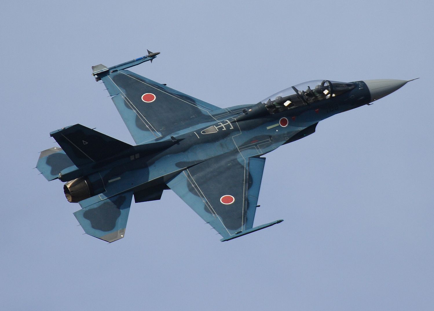 Mitsubishi F-2