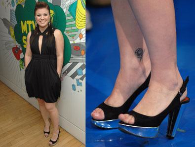 [e-gall-kellyclarkson-tattoos.jpg]