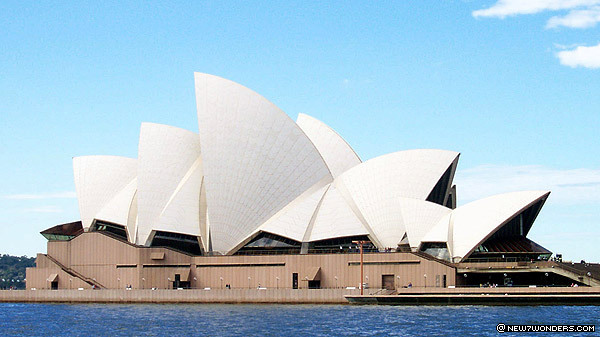 [sydneyperahouse.jpg]