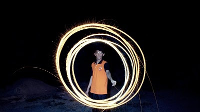 Tiba-tiba teringat lagu bola-bola api
