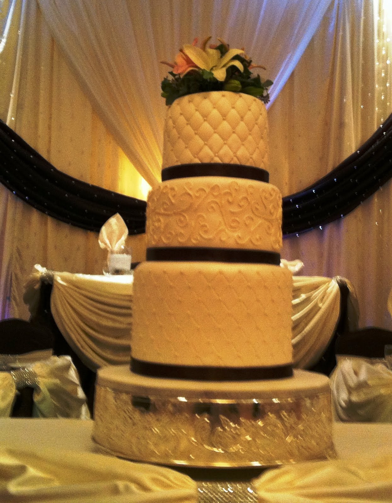 Jocelyn's Wedding Cakes and More.... Elegant Wedding Cake/Brampton