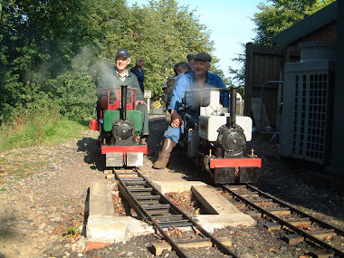 Two WRENS at Dipwood Halt