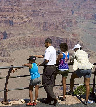 [Michelle+Obama+Shorts+-+GrandCanyon+-+REUTERS.jpg]