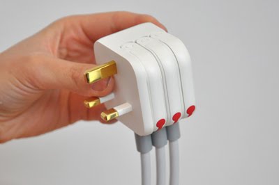 [choi_uk_folding_plug06.jpg]