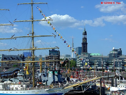 [2008-Delphin-004-Hamburg.jpg]