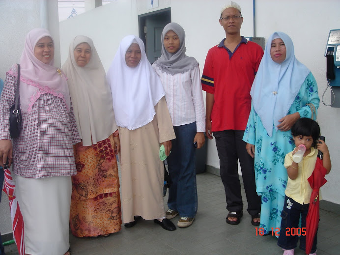 mengiringi Hjh Miskiah dan Hj Miskah ke Kompleks Tabung Haji Kelana Jaya utk menunaikan ibadah haji